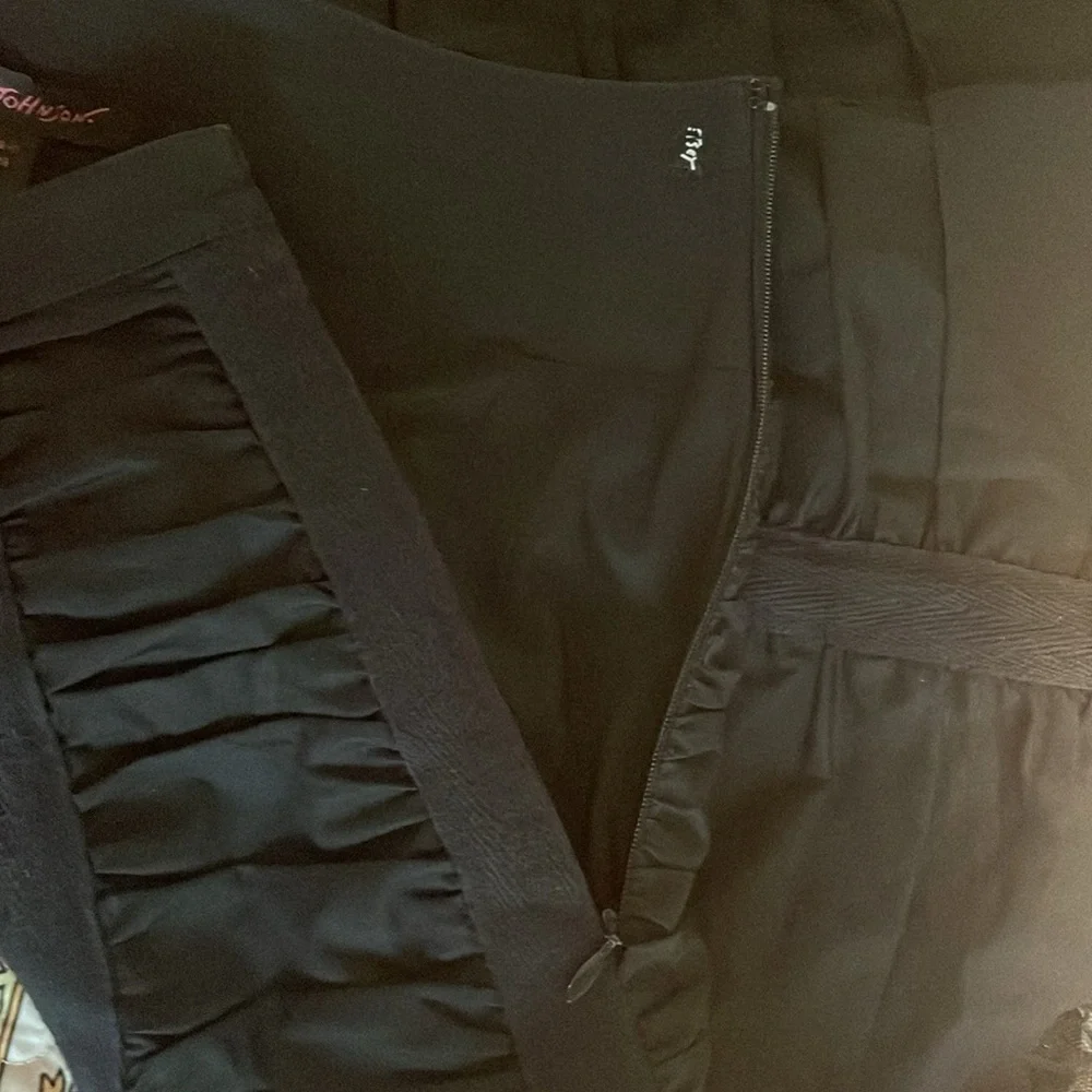 Betsey Johnson Black Ruffle Skirt Size 4 - Picture 5 of 6